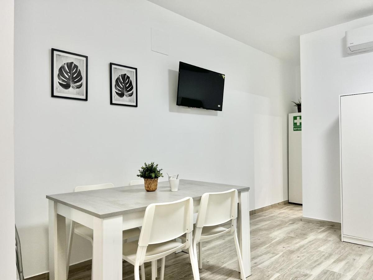 Los Tilos Suites-Vialia Малага Екстериор снимка